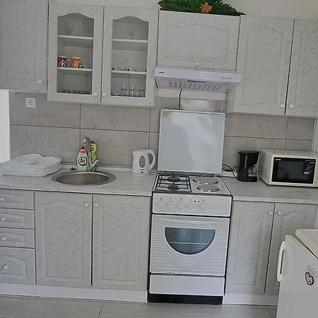 Apartmani Ana-Lora Lopar Eksteriør billede