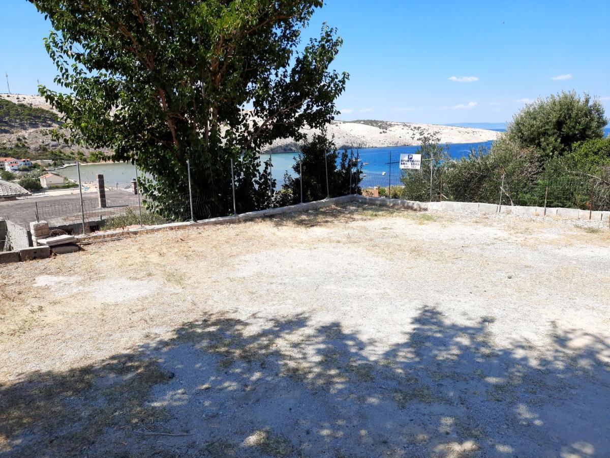 Apartmani Ana-Lora Lopar Eksteriør billede