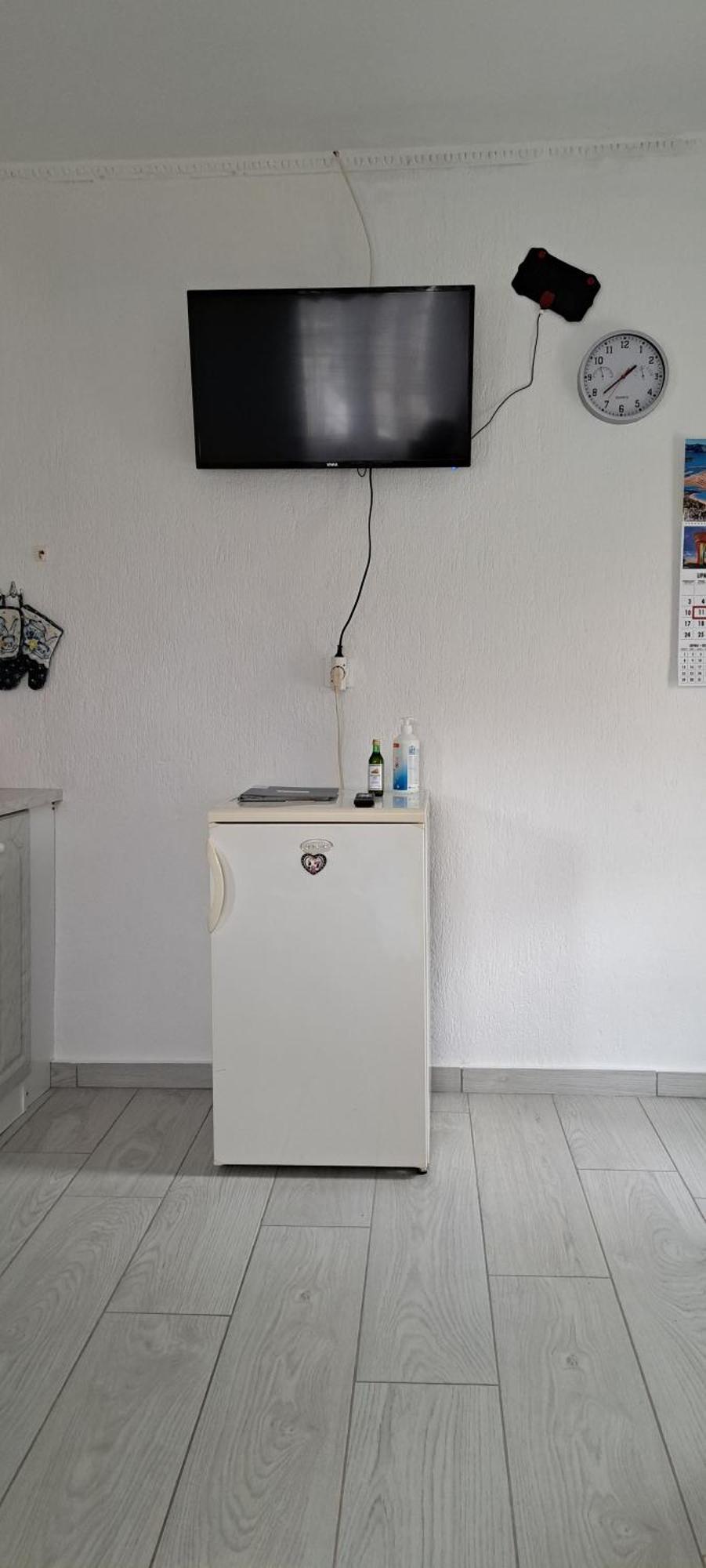 Apartmani Ana-Lora Lopar Eksteriør billede